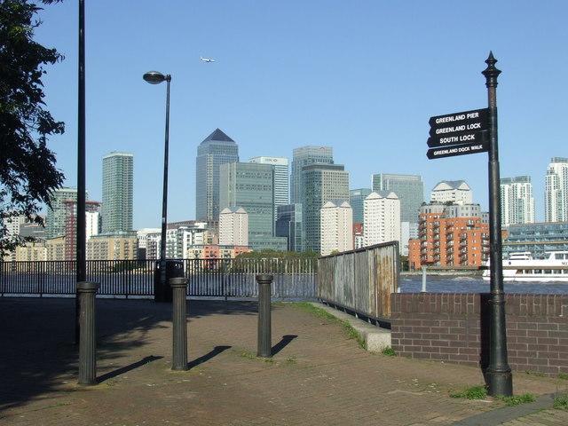 Surrey Quays Studio ลอนดอน ภายนอก รูปภาพ